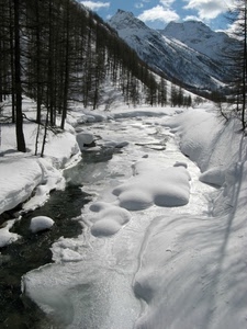 neve, alberi, montagne, nuvole, acqua, cielo, torrente, ghiaccio, bianco, inverno, fiume, montagna, bosco
