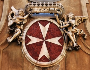 angeli, stemma, croce, corona, ali, due, cerchio, statue, malta