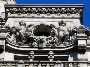 statue, putti, sculture, angeli, balcone, facciata, finestra, palazzo, bambini, bianco, capitelli, puttini, leone