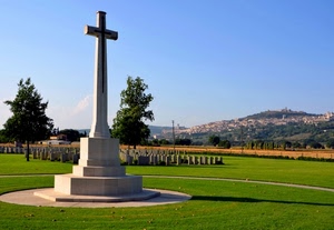 croce, cimitero, prato, verde, monumento, alberi, lapidi, guerra, cielo