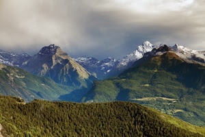 montagne, nuvole, cielo, neve, alberi, cime, verde, bosco, montagna, paesaggio, panorama, ghiacciaio, ombra, vette, foresta