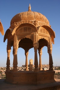 cupola, colonne, cielo, archi, incisioni