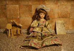 bambola, presepe, vestito, legno, mattonelle, boccoli, cappello, capanna, gonna, giocattolo