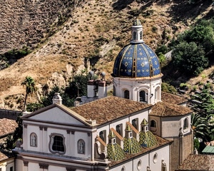 cupola, chiesa, tetto, alberi, blu, finestre, montagne, facciata