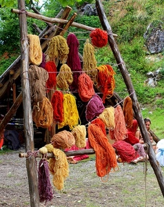 colori, matasse, lana, legno, fili, arancione, pali, rosso, giallo, appese, appesi, verde, telaio, cotone, erba, multicolore, corda, alberi, corde