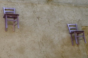 sedie, muro, due, appese, viola, legno, parete