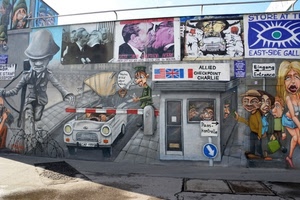 murales, muro, strada, macchina, disegni, murale, bacio, sbarra, automobile, berlino