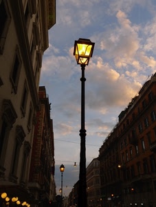 nuvole, lampioni, lampione, palazzi, cielo, luci, luce, sera, finestre