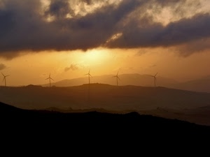 nuvole, tramonto, sole, pale, cielo, controluce, montagne, giallo, panorama, eoliche, eliche, cinque, monti