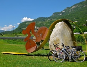 biciclette, montagna, verde, monumento, masso, prato, roccia, bicicletta, scultura
