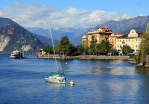 montagne, barca, lago, nuvole, alberi, acqua, palazzi, barche, paesaggio, cielo, case