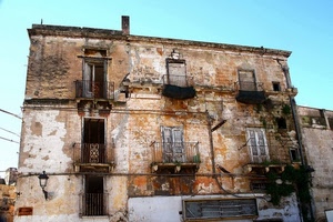 finestre, balconi, lampione, palazzo, ringhiere, casa, rudere, porte, abbandono, vecchio, cielo, terrazzi, muro, rovina