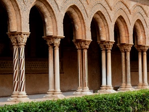 colonne, archi, siepe, capitelli, chiostro, portico, chiosco, porticato, verde