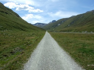 strada, montagne, nuvole, verde, sentiero, cielo, prospettiva, colline, erba, montagna, valle, prati, sterrato