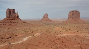 rocce, deserto, strada, cielo, sabbia, america, nuvole, automobili, paesaggio, tre, montagne, orizzonte, marrone