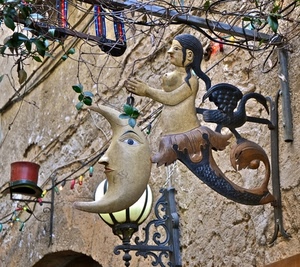 luna, insegna, lampione, sirena, foglie, ferro, donna, arco, cappello, rami, luci, muro, vaso