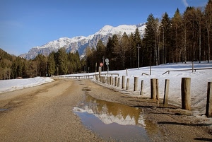 neve, alberi, strada, pozzanghera, montagna, montagne, acqua, pali, cielo, riflesso
