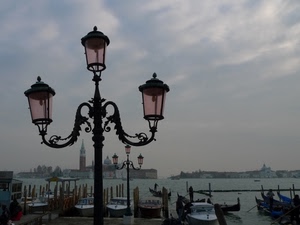venezia, cielo, gondole, barche, lampioni, lampione, mare, acqua, campanile, nuvole, tre, laguna, panorama, pali, chiesa