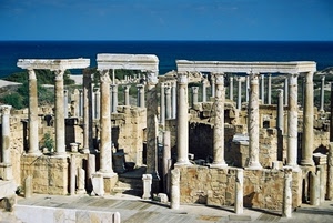 colonne, mare, cielo, rovine, ruderi, capitelli, tempio, azzurro, blu, archeologia, orizzonte, pietre