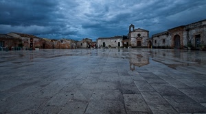 piazza, chiesa, riflesso, nuvole, acqua, pioggia, case, selciato