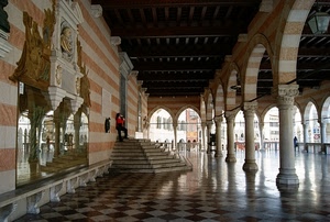 colonne, archi, scala, portico, gradini, portici, udine, loggia