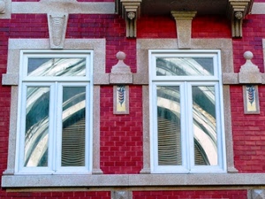 finestre, rosso, due, riflesso, vetri, riflessi, arco, facciata, mattoni, muro