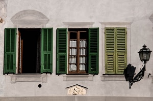 finestre, lampione, tre, verde, persiane, ombra, tende