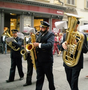 banda, ottoni, strumenti, musicisti, musica, divisa, trombe, bandisti, sassofoni, divise, cappelli