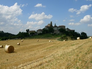 nuvole, fieno, campo, paese, alberi, borgo, cielo, balle, covoni, verde, paglia, grano, case