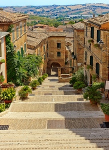 piante, tetti, case, gradini, pozzo, vasi, scalinata, verde, panorama, finestre, scale, borgo, colline, arco, scalini, tombini, scorcio, mattoni, alberi
