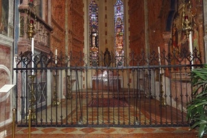 chiesa, vetrate, cancello, interno, altare, candele, ceri, ferro