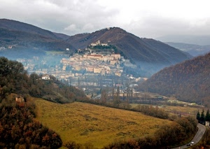 panorama, alberi, paese, prato, montagne, paesaggio, nebbia, colline, strada, borgo, nuvole, campagna, boschi, chiesa, case, foschia