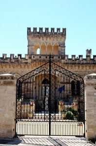 cancello, merli, castello, torre, ombra, colonne, cielo, ferro, bandiera