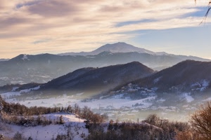 montagne, nuvole, neve, cielo, panorama, alberi, foschia, paesaggio, inverno, nebbia, colline, boschi, vallata