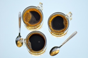 tre, caffè, cucchiaini, tazzine, tazze, due, vetro