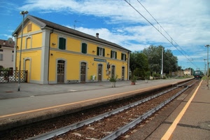 stazione, binari, treno, ferrovia, binario, fili, giallo, linea, rotaie, cielo, marciapiede
