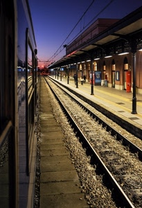 stazione, treno, binari, binario, tramonto, vagone, sera, rotaie, pensilina, prospettiva, ferrovia