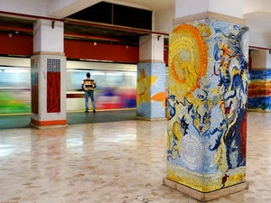 colonne, stazione, metropolitana, colori, mosaico, persona, uomo, treno, pavimento, marmo, pilastri, velocità, mosaici, metro