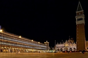 venezia, campanile, piazza, luci, notturno, notte, basilica, chiesa, torre, illuminazione, portici, palazzi