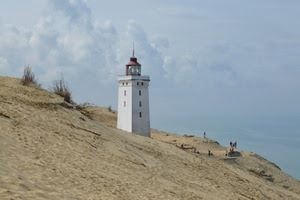 nuvole, faro, cielo, finestre, sabbia, mare, lanterna, collina, dune, bianco, montagna, torre, piante