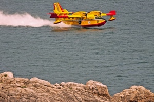 aereo, mare, acqua, giallo, scia, rosso, rocce, idrovolante, scogli