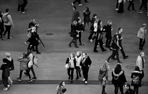 bianconero, passanti, persone, donne, gente, piazza, uomini, ragazzi