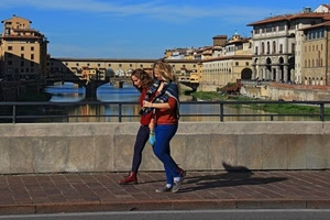 ponte, fiume, passanti, donne, ragazze, due, firenze, acqua, arno