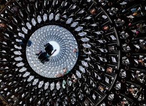 cerchio, expo, persone, riflessi, cerchi, nero, vetro, milano, bianco, padiglione, alveare, piedi