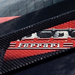 rosso, ferrari, nero, scritta, marchio, macchina, metallo, lettere, bulloni, bianco, logo, linee, auto