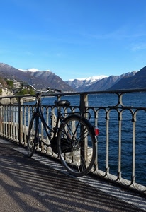 bicicletta, ringhiera, lago, montagne, acqua, ruote, cielo