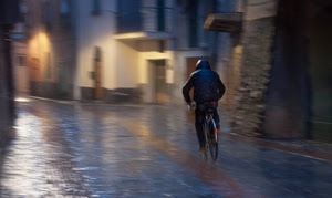 bicicletta, pioggia, strada, sera, bagnato, ciclista, pedalare, persona
