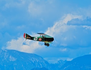 aereo, cielo, montagne, nuvole, azzurro, tricolore, ali, volare, verde