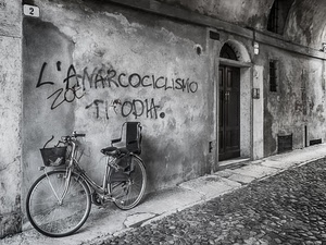 bicicletta, porta, muro, bianconero, scritta, selciato, seggiolino, arco, scritte, portone
