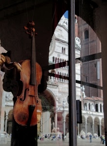 violino, vetrina, riflesso, chiesa, duomo, musica, colonne, strumento, vetro, cremona